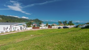 位于波湾的攀牙湾的海景地块