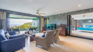 卡塔海滩附近宽敞的海景公寓 - 2 卧/2 浴