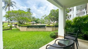 拉古纳的Golf View Freehold Condo - 1 卧/1 浴