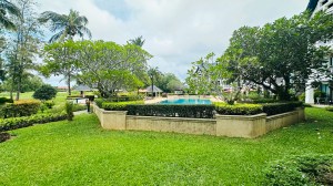 拉古纳的Golf View Freehold Condo - 1 卧/1 浴
