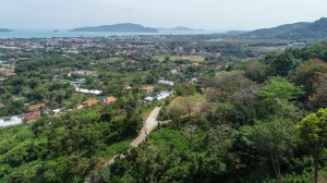 超过 4 个 Rai 海景地在查龙
