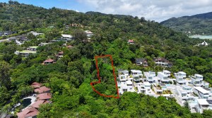 超过 1.8 Rai Chalong 山坡地块