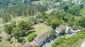 靠近BISP的山坡公寓楼，带宽敞地块 - 15 卧/14 浴