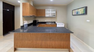 卡图的 Heritage Suites Condo 公寓，现代风格 - 2 卧/2 浴