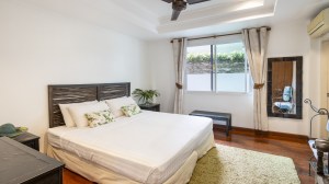 拉威海滩附近适合家庭入住的热带泳池别墅 - 3 卧/3 浴
