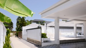 靠近 Mission Hills 高尔夫球场的现代别墅 - 2 卧/2 浴