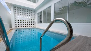 拉威海滩附近现代海景泳池别墅 - 3 卧/3 浴