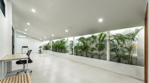 奈涵海滩附近宽敞的家庭泳池别墅 - 4 卧/5 浴