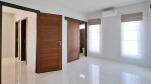 位于 Cherng Talay 的迷人现代泳池别墅 - 4 卧/5 浴