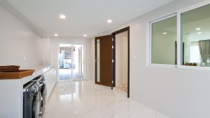 位于 Cherng Talay 的迷人现代泳池别墅 - 4 卧/5 浴