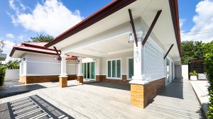 位于 Cherng Talay 的迷人现代泳池别墅 - 4 卧/5 浴