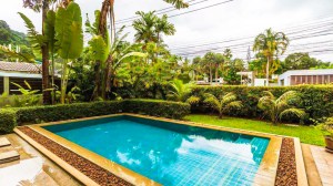 卡图高尔夫球场附近舒适的泳池别墅 - 4 卧/4 浴