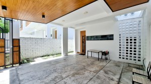 位于 Koh Kaew 的黄金地段住宅，靠近 BISP - 3 卧/2 浴